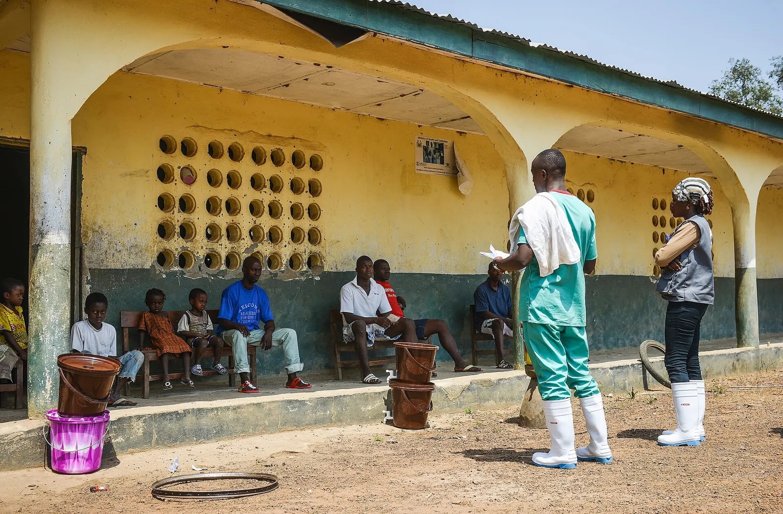 Meeting Makamie's local villagers (16927743632)