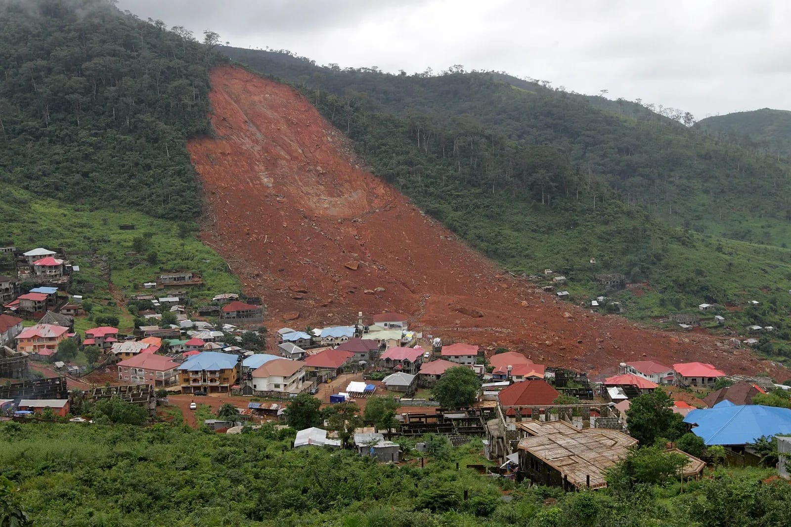 Regent Sierra Leone Landslide 2017 072 (40102215502)