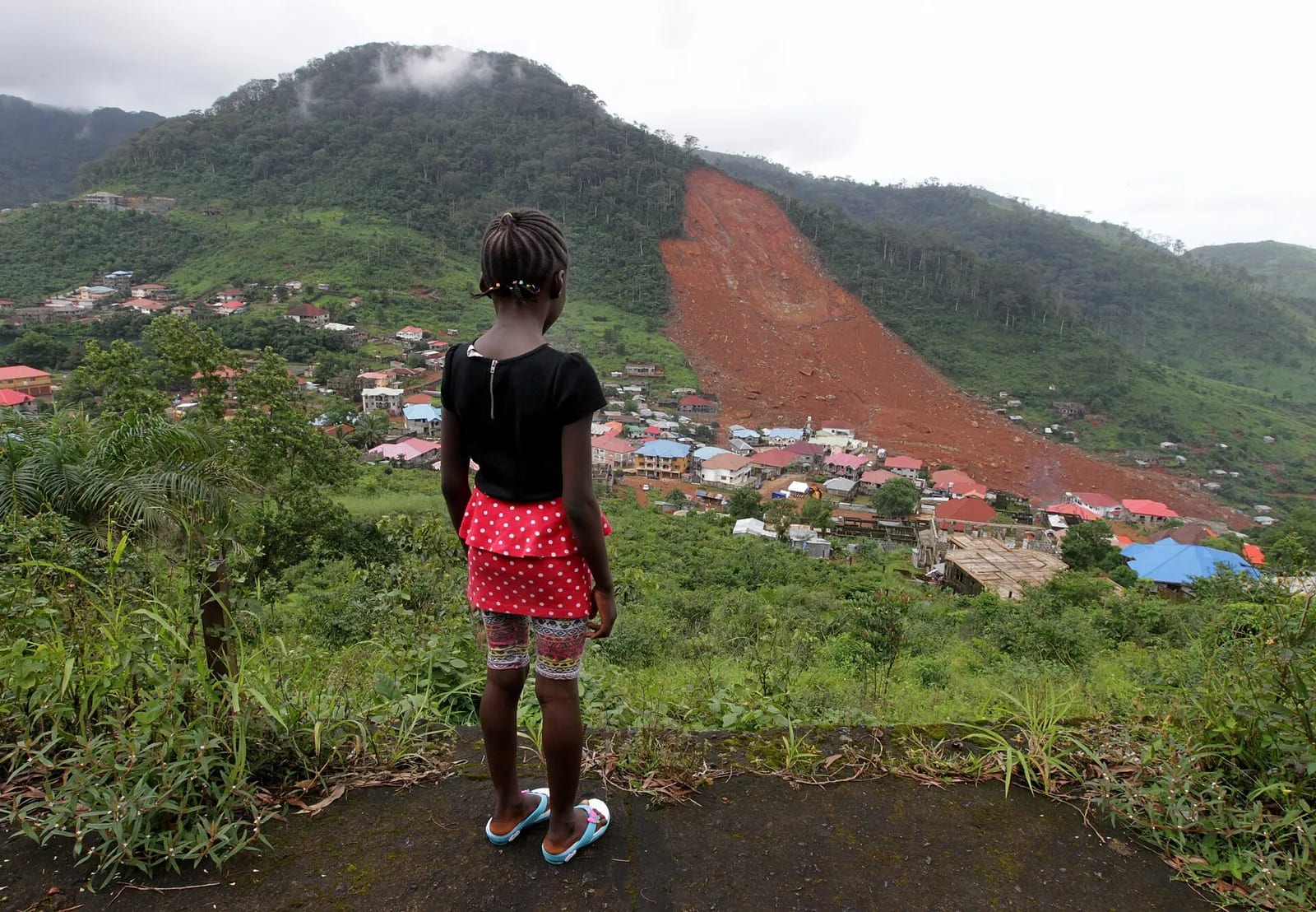 Regent Sierra Leone Landslide 2017 078 (39423292094)