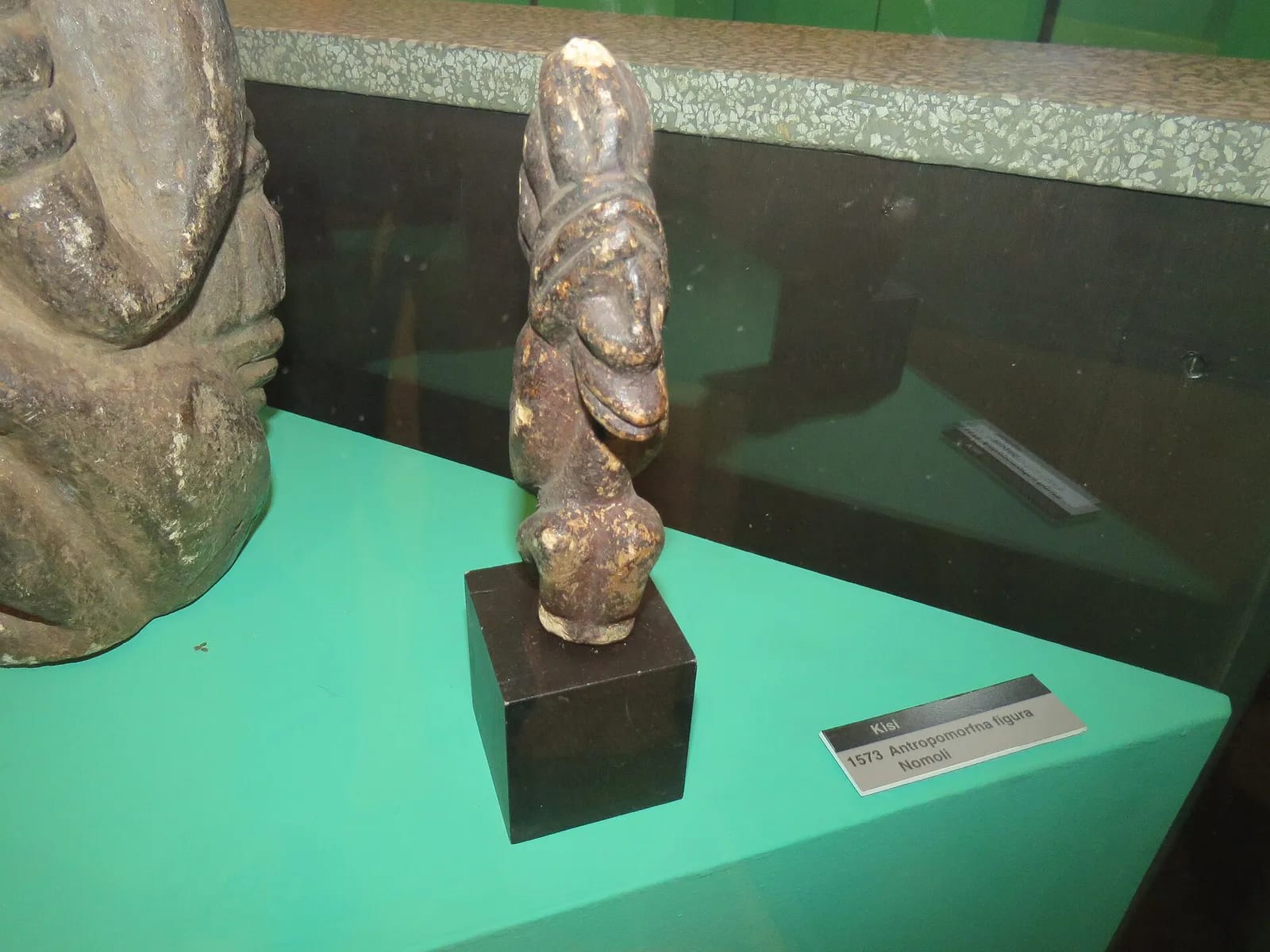 Nomoli anthropomorphic figurine, Kissi people, Sierra Leone 05