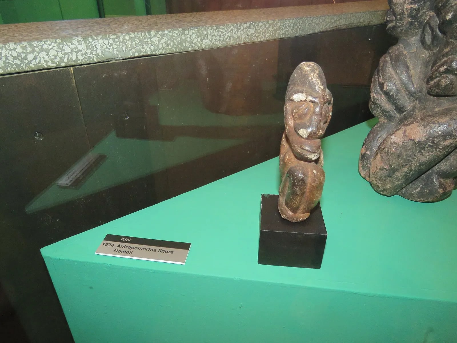 Nomoli anthropomorphic figurine, Kissi people, Sierra Leone 10