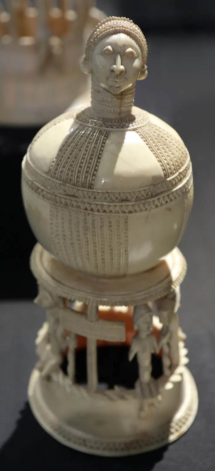 Sapi-Portuguese ivory saltcellar, 15th–16th century (1)