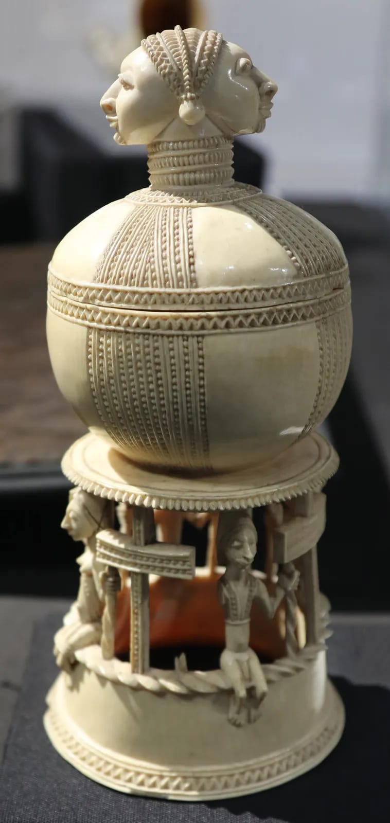 Sapi-Portuguese ivory saltcellar, 15th–16th century (3)