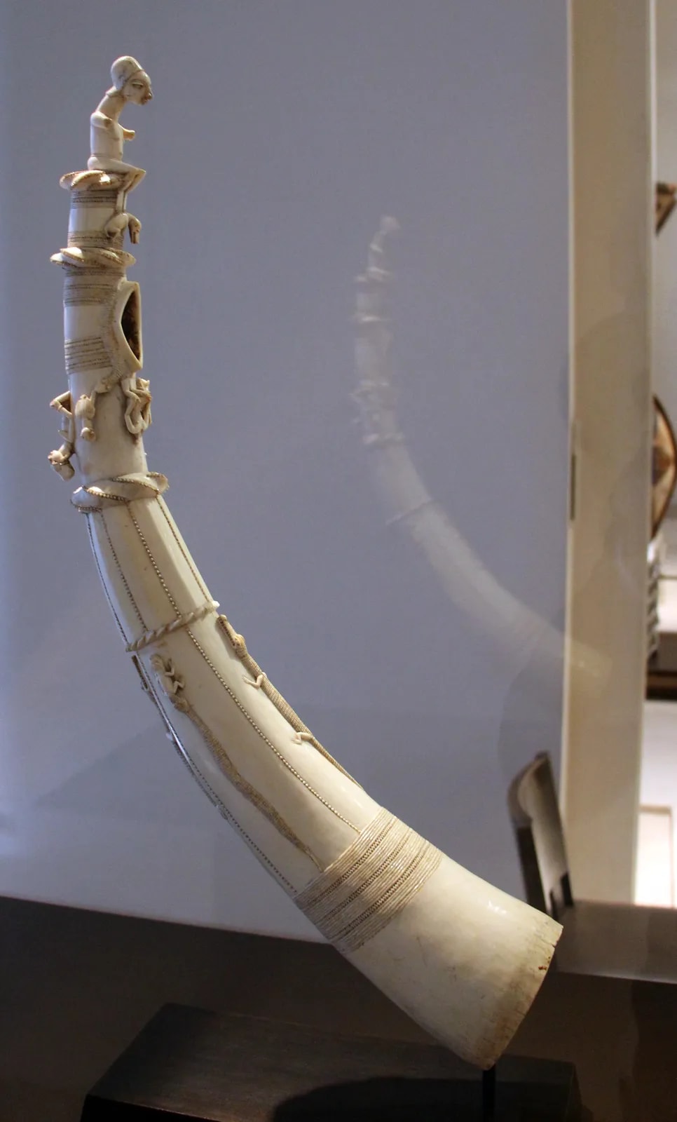 Sierra Leone, Sapi, ivory horn, 15th–16th century, 01