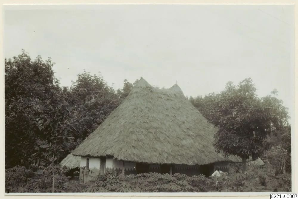 House type: long thatched house, Mende country, 1930–31