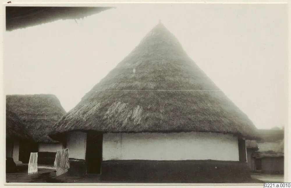 House type: round house with a painted base, Mende country, 1930–31