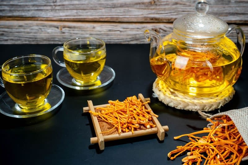 Trà đông trùng hạ thảo có tác dụng gì? Sử dụng như thế nào cho hiệu quả?