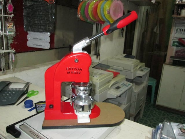 Button Pins & Keychains Image