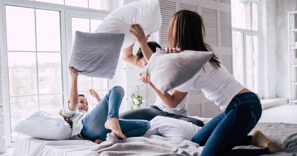 HOW TO FEEL AT HOME FAST