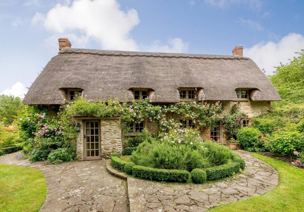 CHARMING COTTAGES ON THE MARKET
