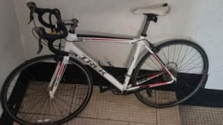 Bicicleta Ruta o Pista Trek One Series 1.1