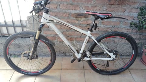 Bicicleta XC Giant Revel