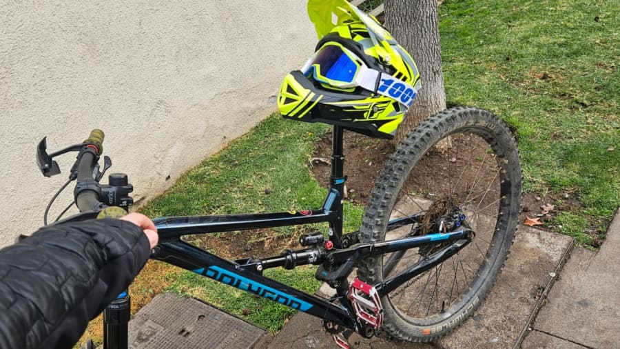 Bicicleta Enduro Polygon Siskiu 9 Bicicleta Enduro Polygon Siskiu 9