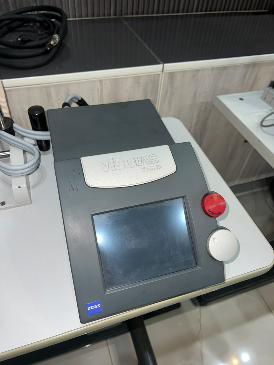 Zeiss VISULAS YAG III  (Combination Unit)— The Complete Cataract, Retina & Glaucoma Laser Workstation — image 4