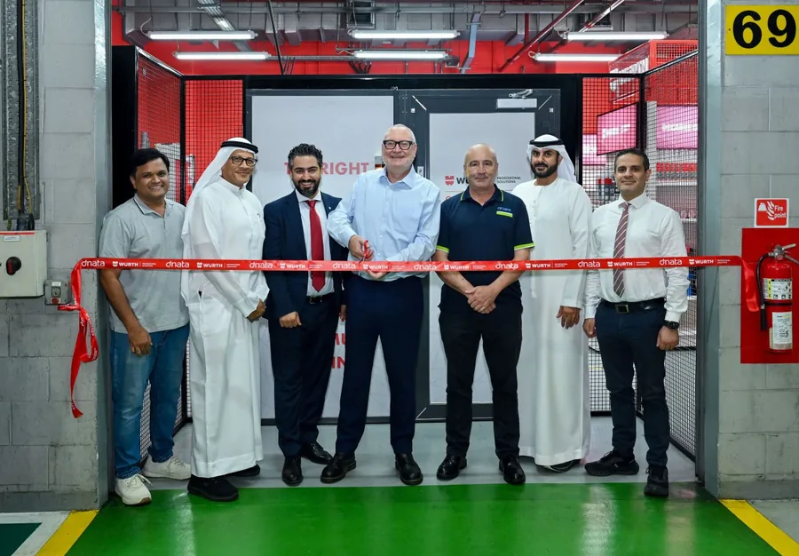 Ribbon-cutting for the first UAE Smart Hub with dnata