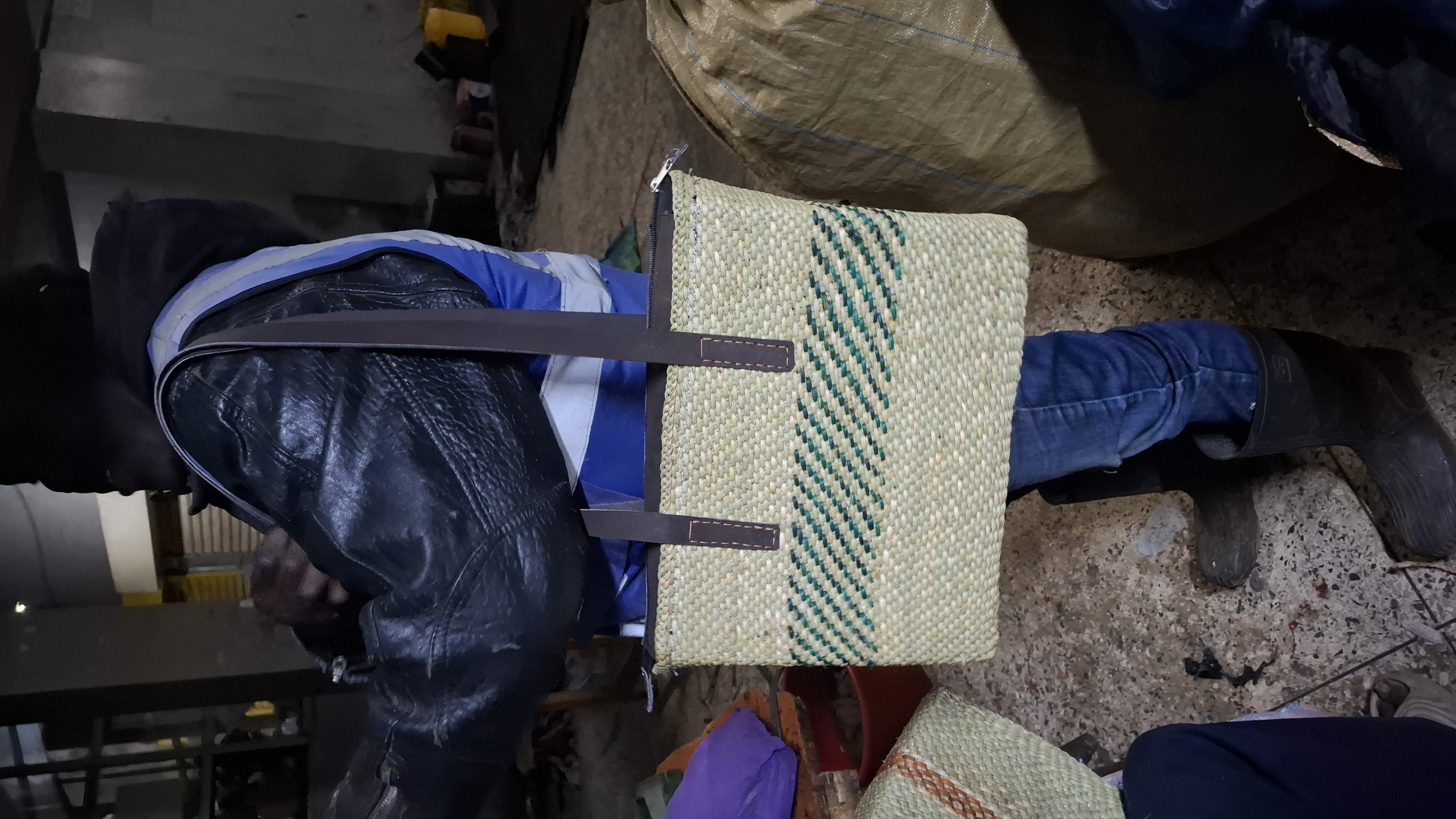 Iringa box bag