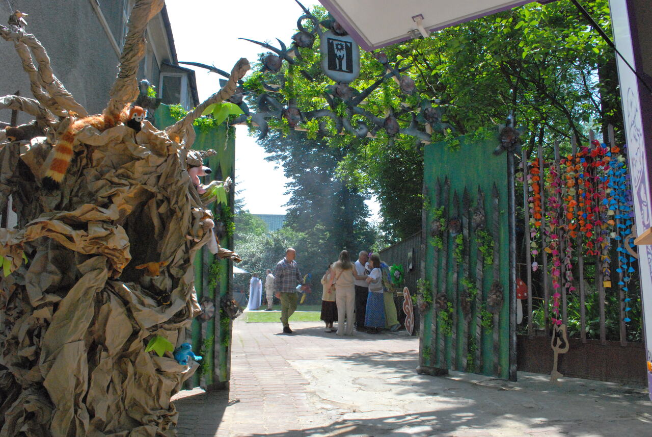 Piknik w zaczarowanym ogrodzie