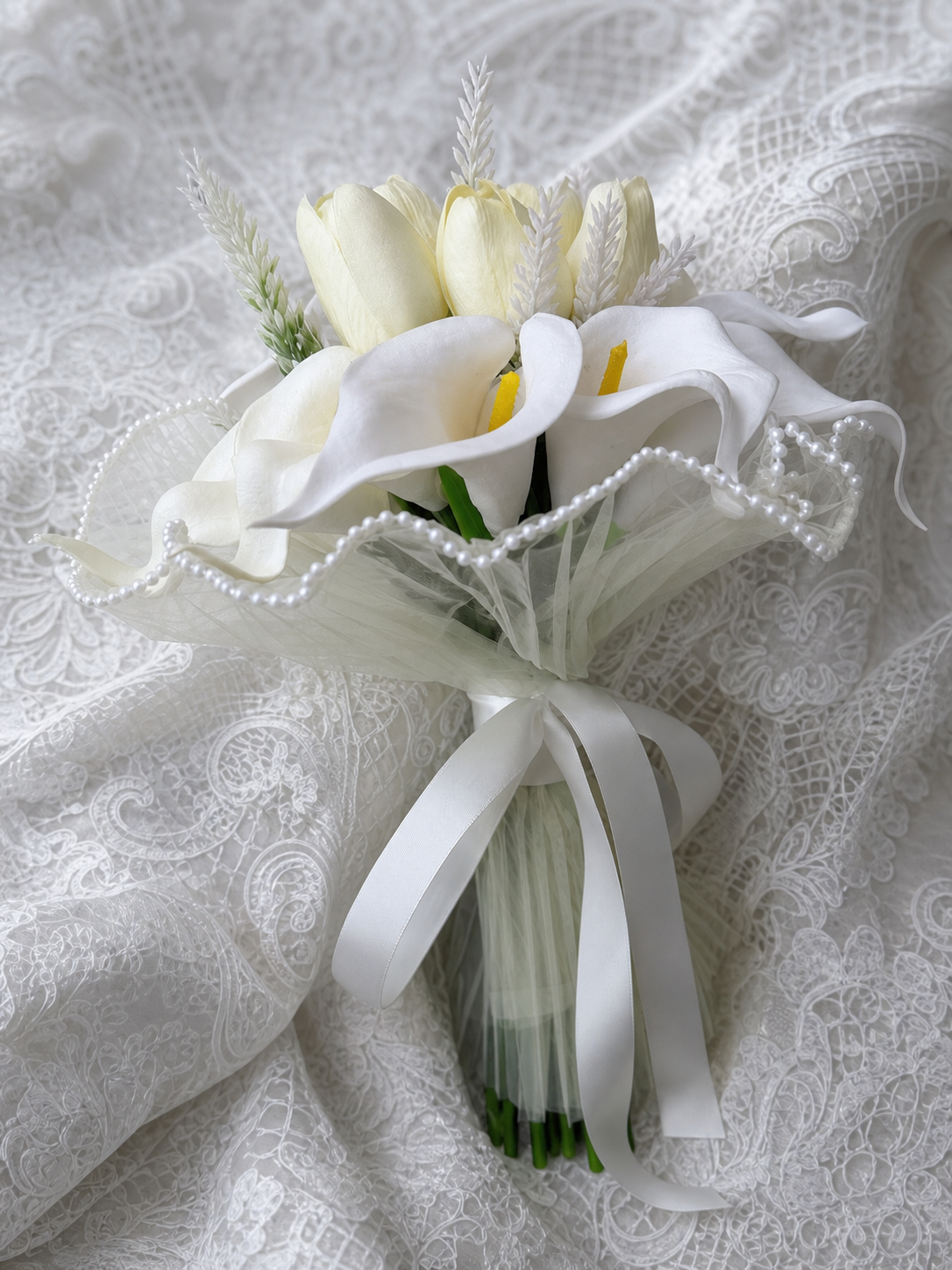 Ivory Calla Bouquet thumbnail 2