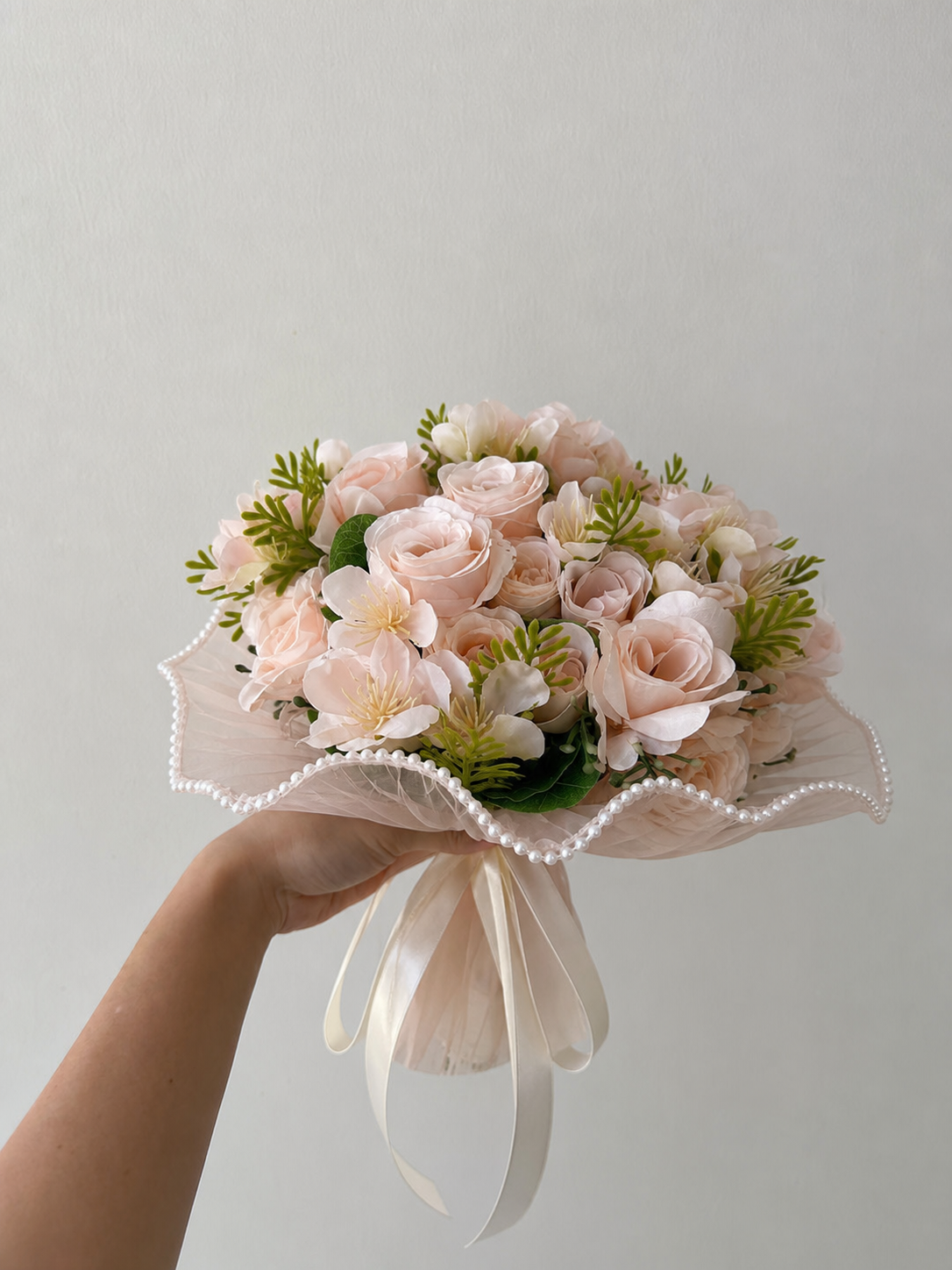 Ivory Pearl Bouquet thumbnail 3