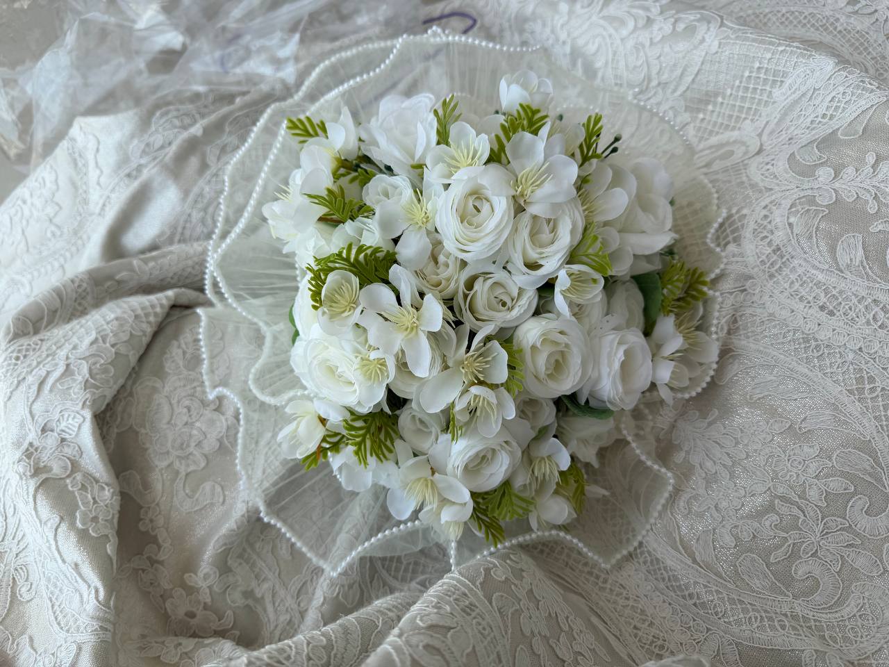 Ivory Pearl Bouquet thumbnail 6