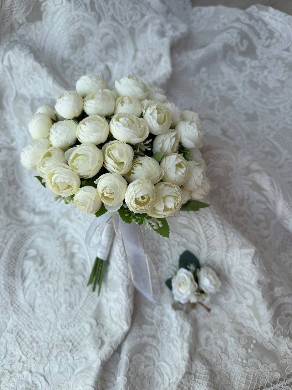 Ivory Blossom Bouquet thumbnail 6