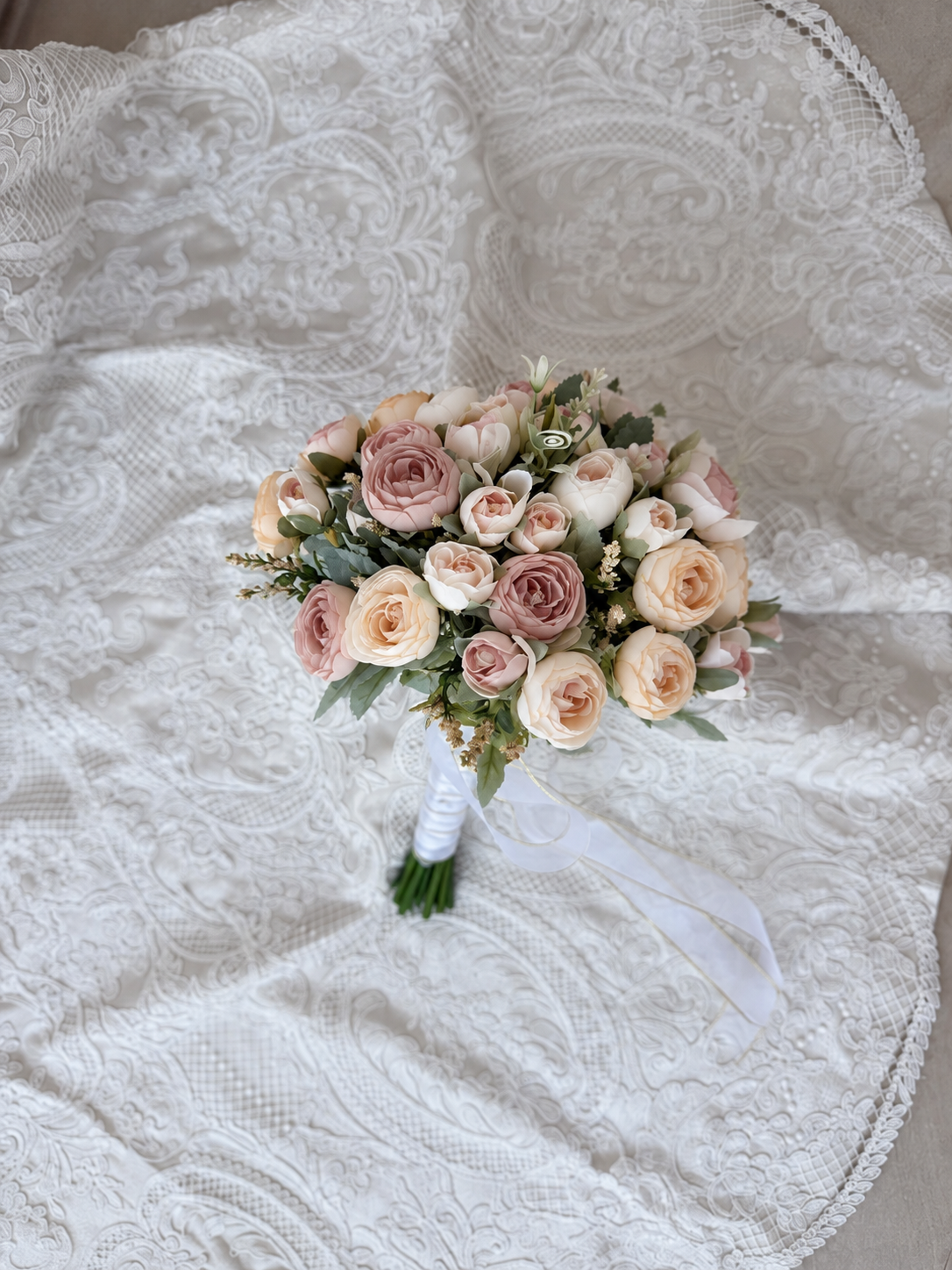 Peach Lace Bouquet thumbnail 3