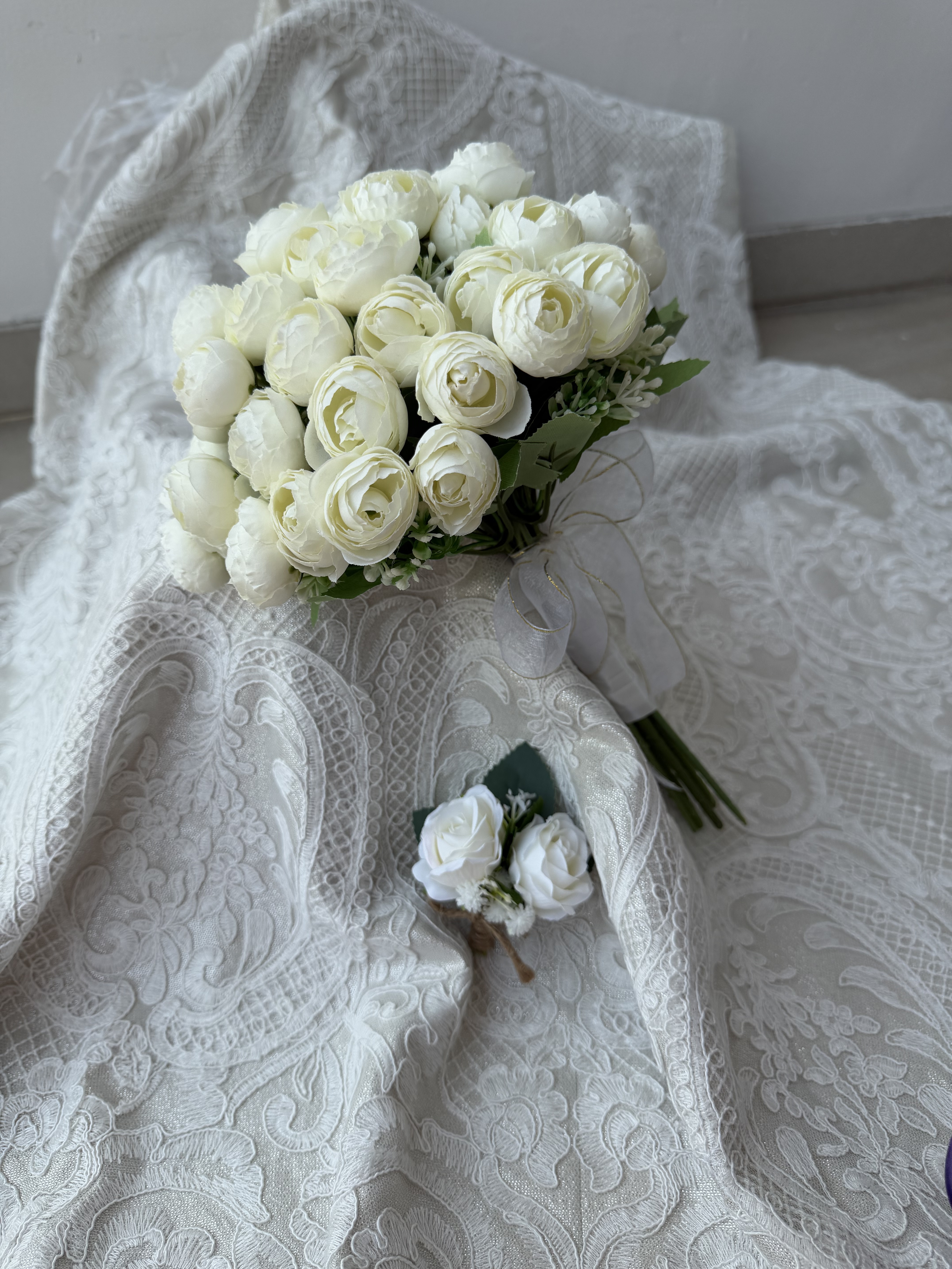 Ivory Lace Flower Bouquet thumbnail 6