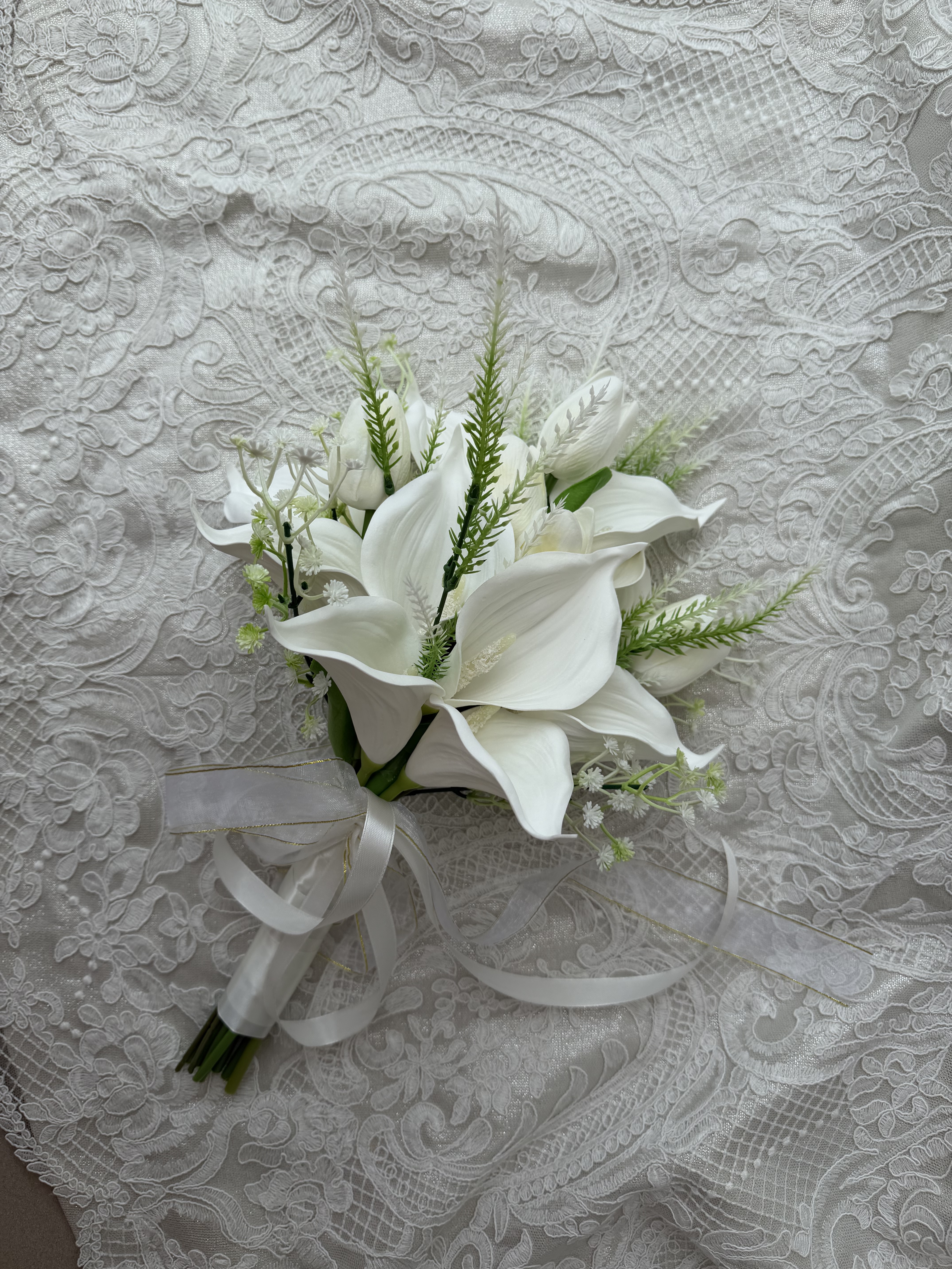 Ivory Lace Calla Bouquet thumbnail 6