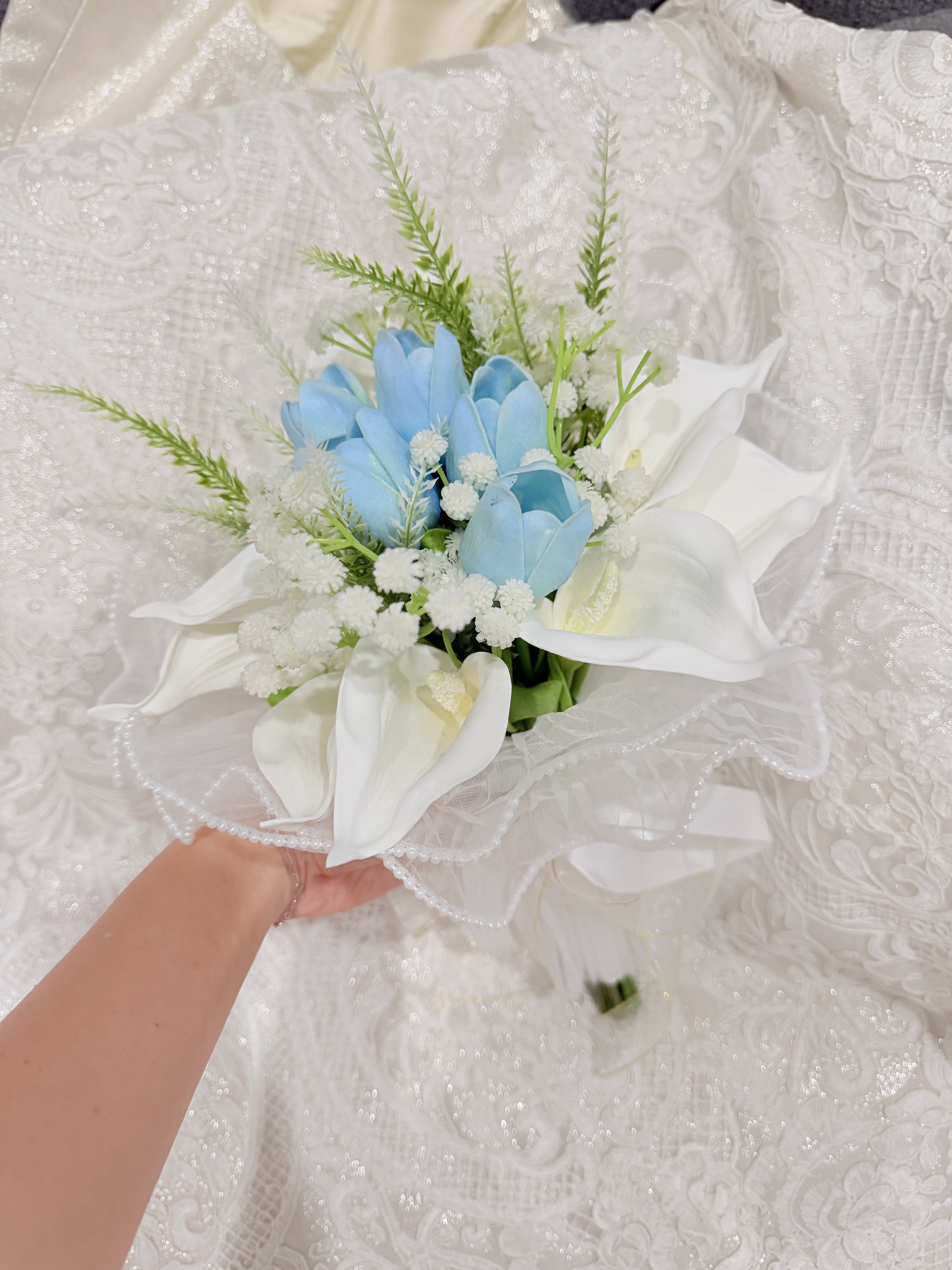 Azure Pearl Lace Calla Bouquet thumbnail 6