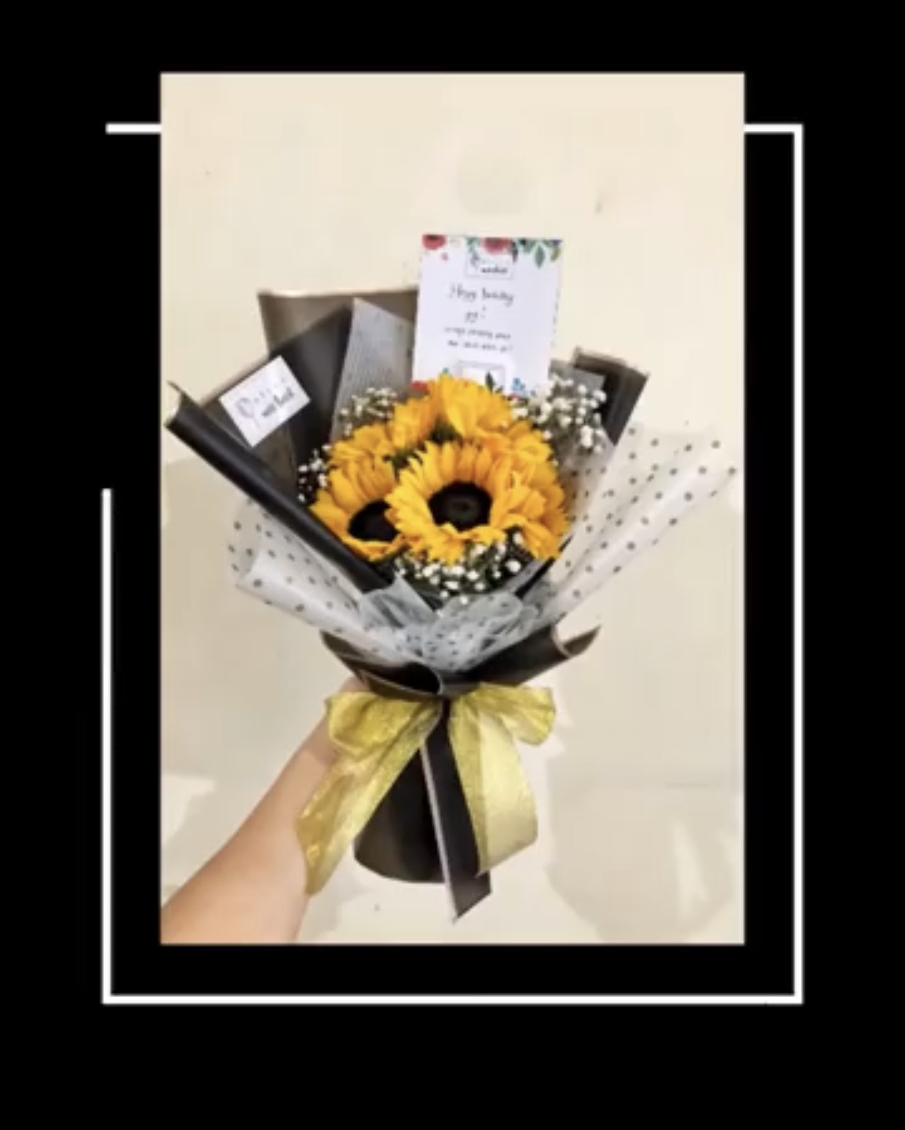 Sunlit Gold Bouquet thumbnail 6