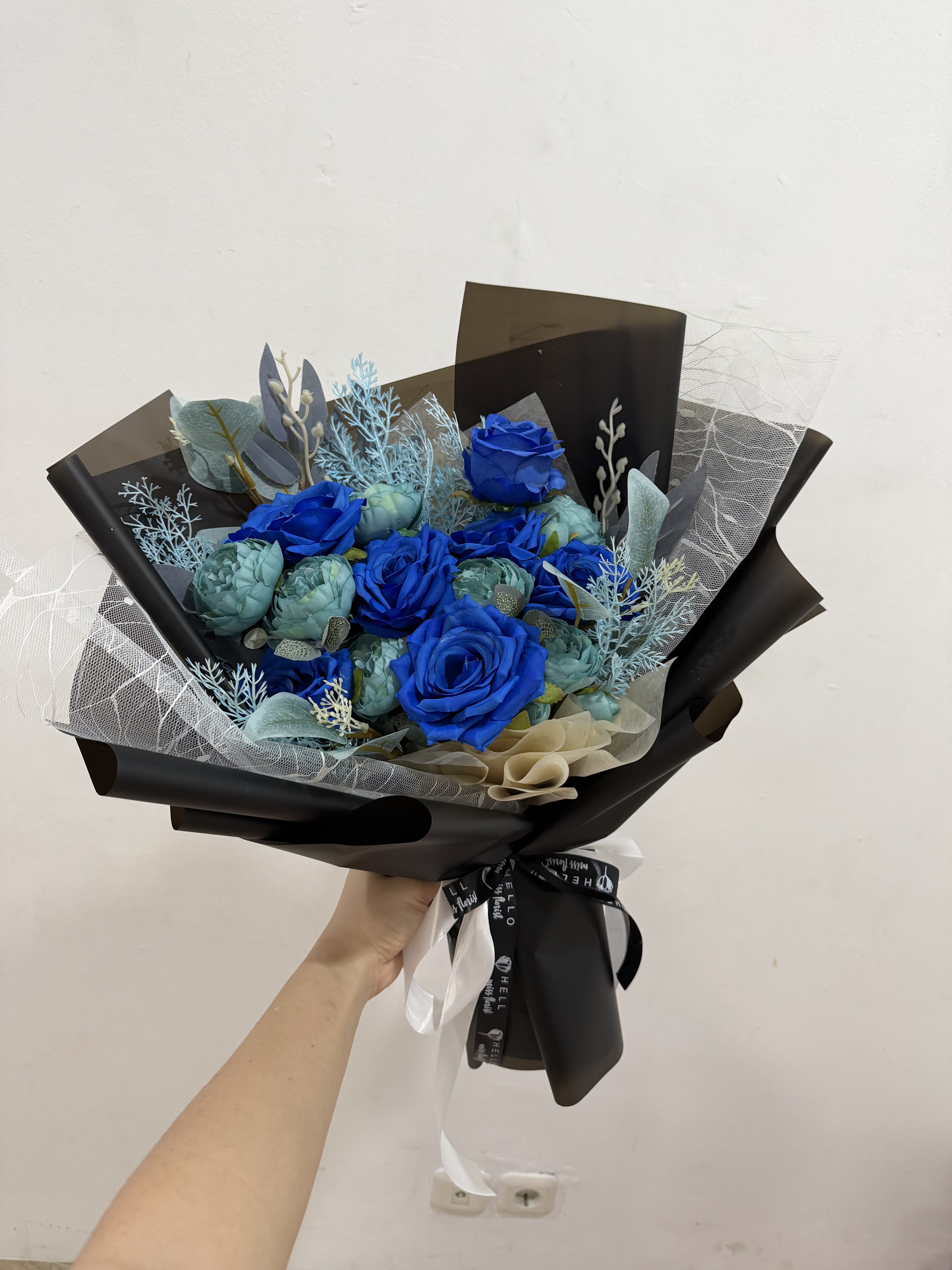Azure Velvet Bouquet thumbnail 6