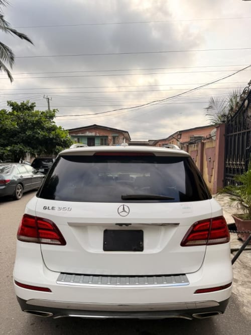 Mercedes Benz GLE 350 2015 model
