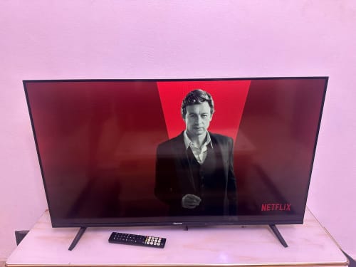 43" hisense television
