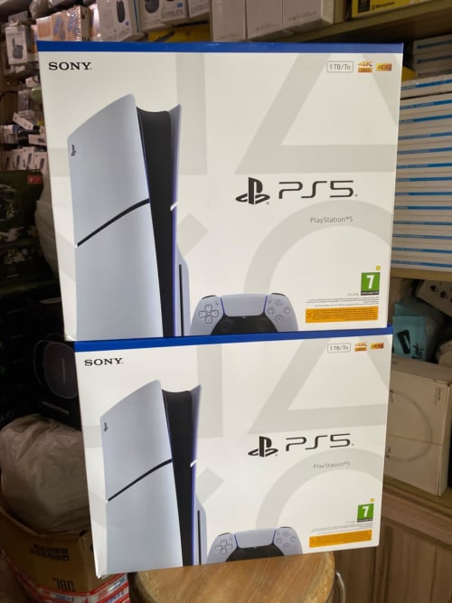 Playstation 5 and controller