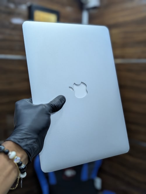 MacBook Air 2017 || Core i5 || 1.8GHz || 8GB RAM / 128GB SSD