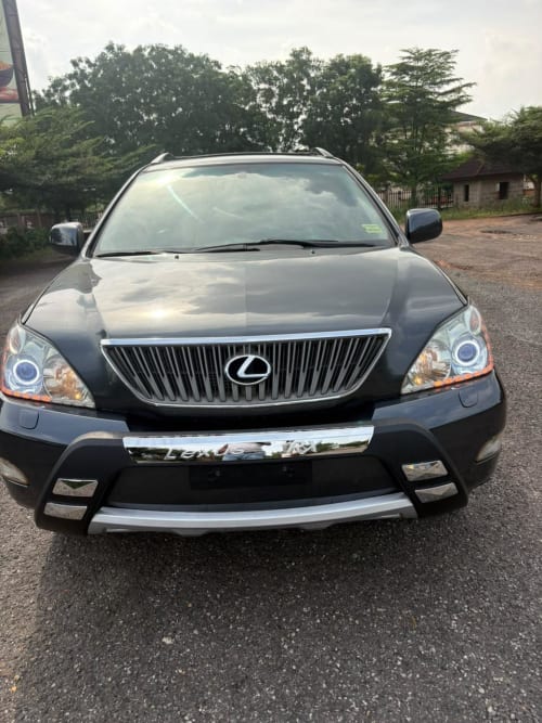Lexus 330
