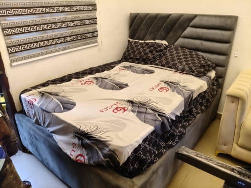 Bedframe and bed