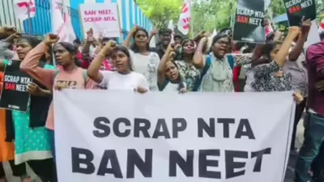 నీట్ పేపర్ లీక్ కేసులో కీలక అరెస్ట్.. ఎన్‌టీఏ నిపుణురాలే నిందితురాలు