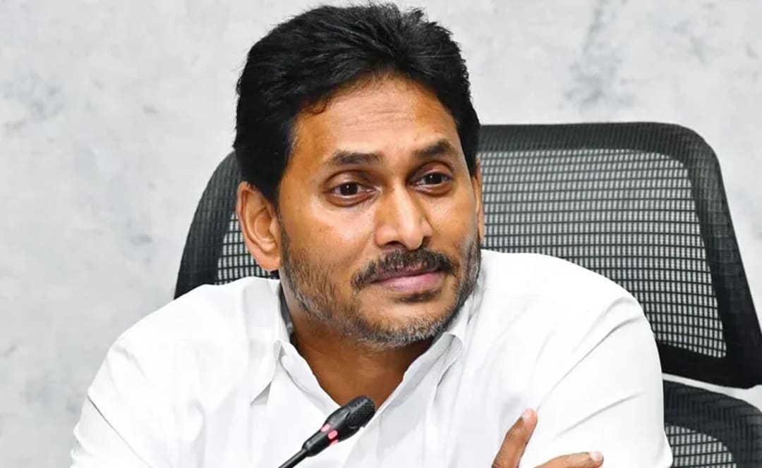 “ఏపీని జంగిల్ రాజ్‌గా మార్చేశారు”.. చంద్రబాబుపై జగన్ తీవ్ర విమర్శలు