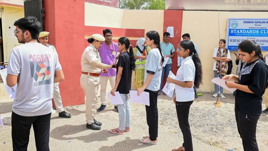 22.8 లక్షల మంది విద్యార్థులతో నీట్ రీ-టెస్ట్