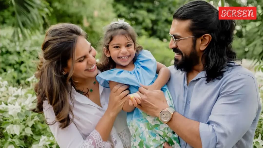 క్లీన్ కారా ముఖాన్ని వెల్లడించిన రామ్ చరణ్ – ఉపాసన