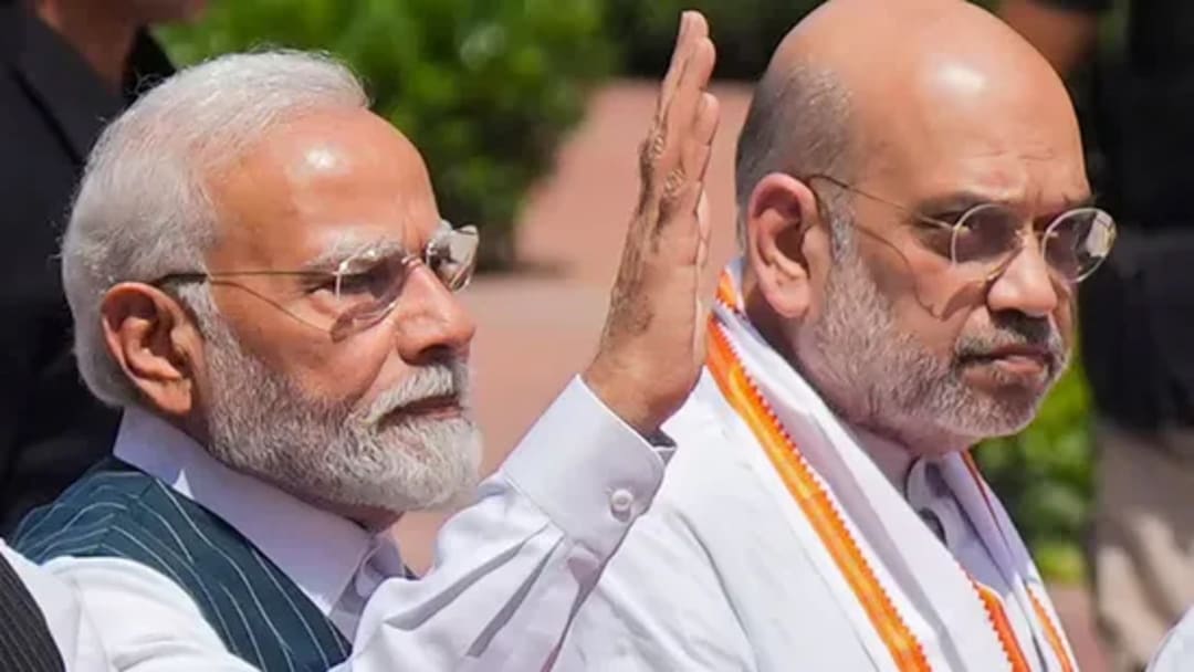 'అమిత్ షా ముర్దాబాద్' నినాదాలే బహిష్కరణకు కారణమా?.. పోలీసులను ప్రశ్నించిన బాంబే హైకోర్టు