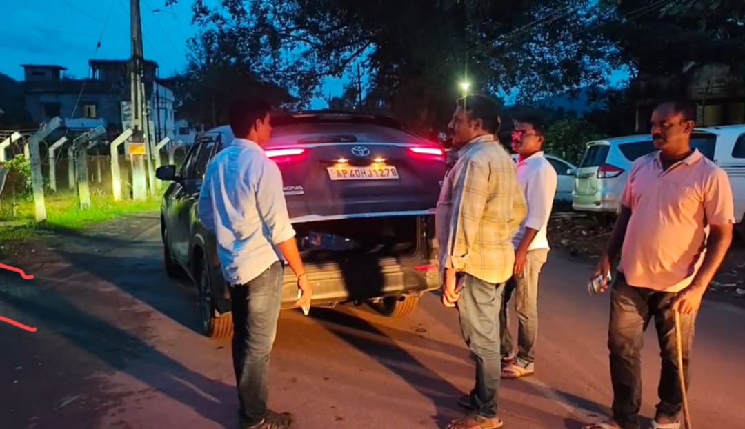 మారేడుమిల్లిలో పోలీసుల హై అలర్ట్