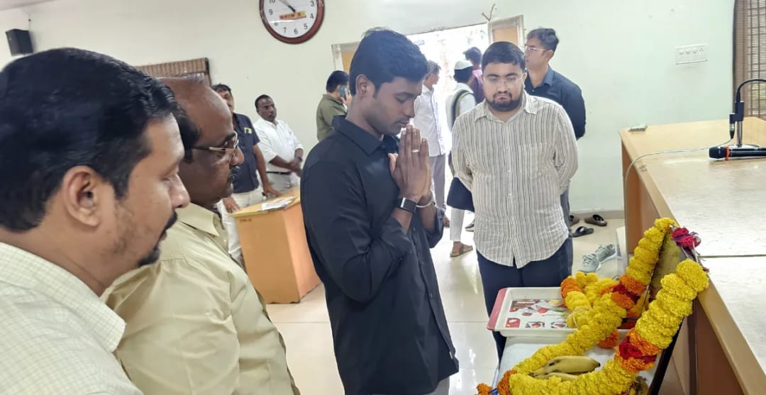 మన్యం వీరుడు  అల్లూరి సీతారామరాజు 130 వ జయంతిని పురస్కరించుకొన్న పోలవరం జిల్లా కలెక్టర్ కె.దినేష్ కుమార్