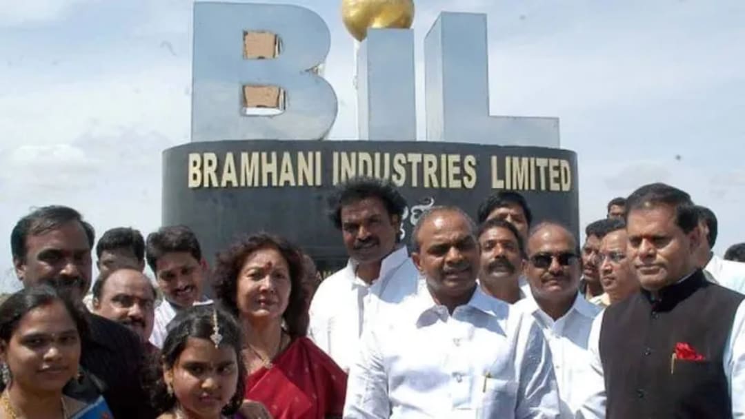 కడపలో 14 వేల ఎకరాల భూమి వెనక్కి..