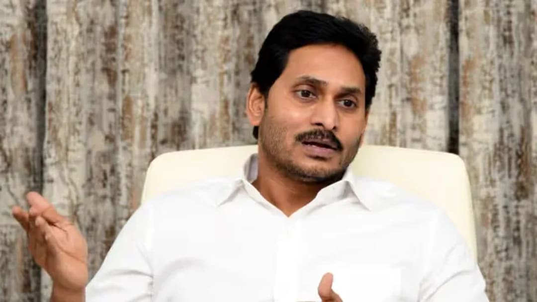 డీఎస్సీ నుంచి అమరావతి వరకు అవినీతి ఆరోపణలు