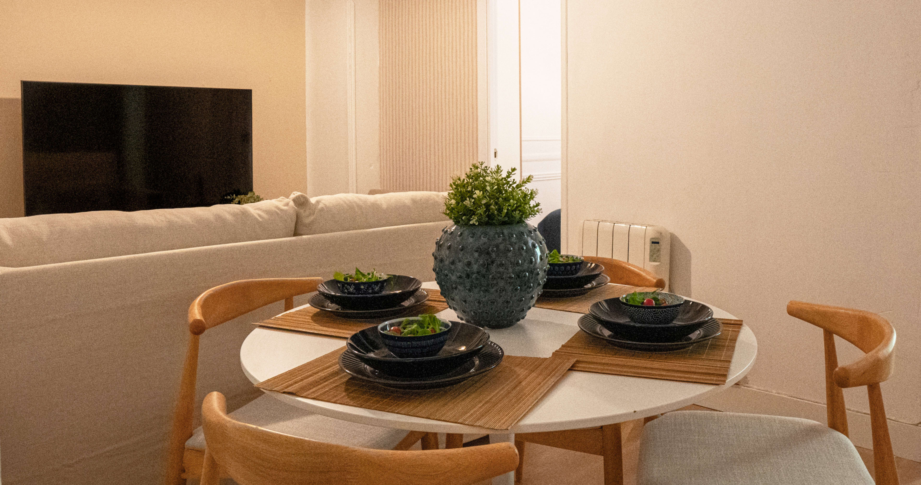 B.  los Herreros,  12