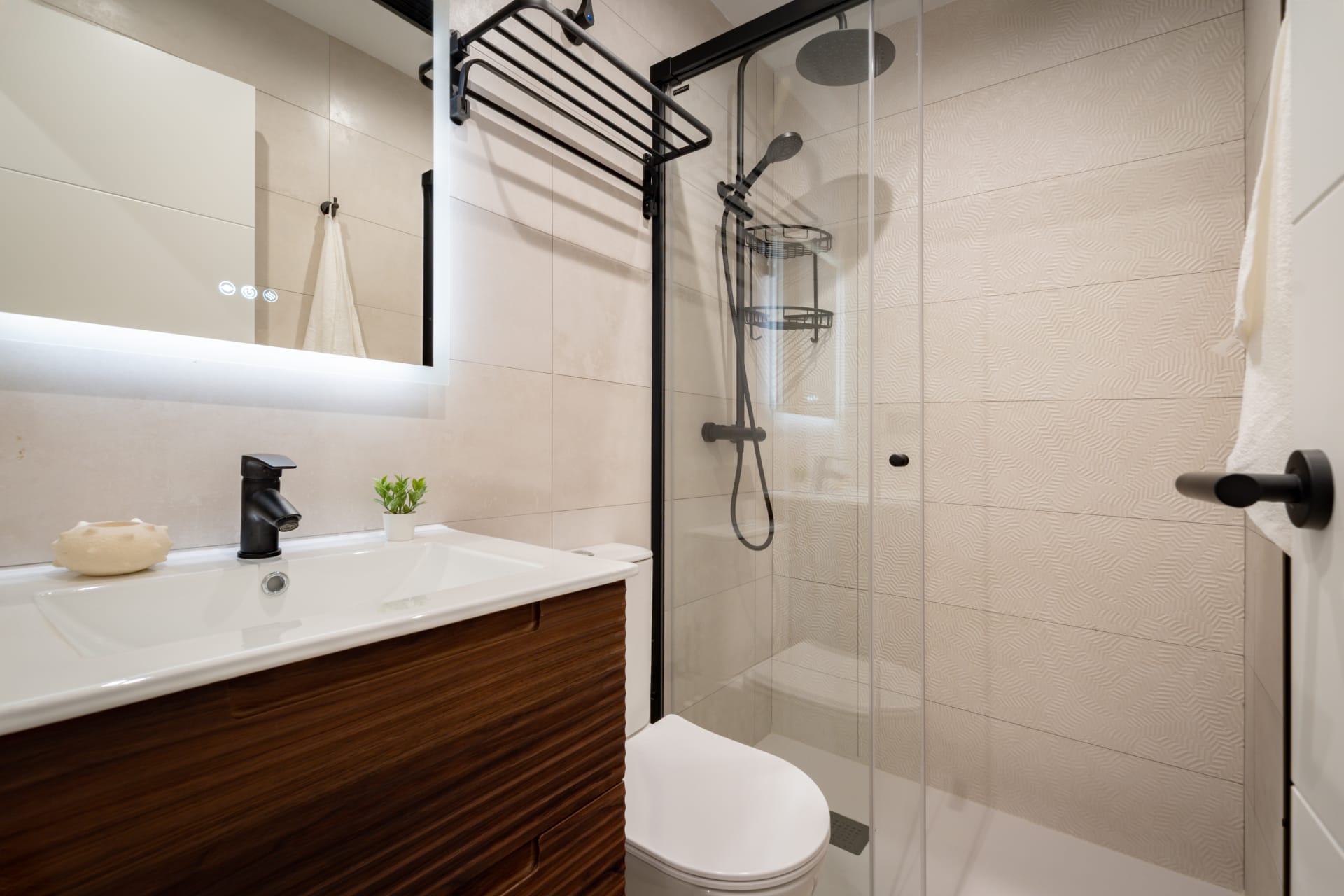 CBENI28 - H3 Private Bathroom