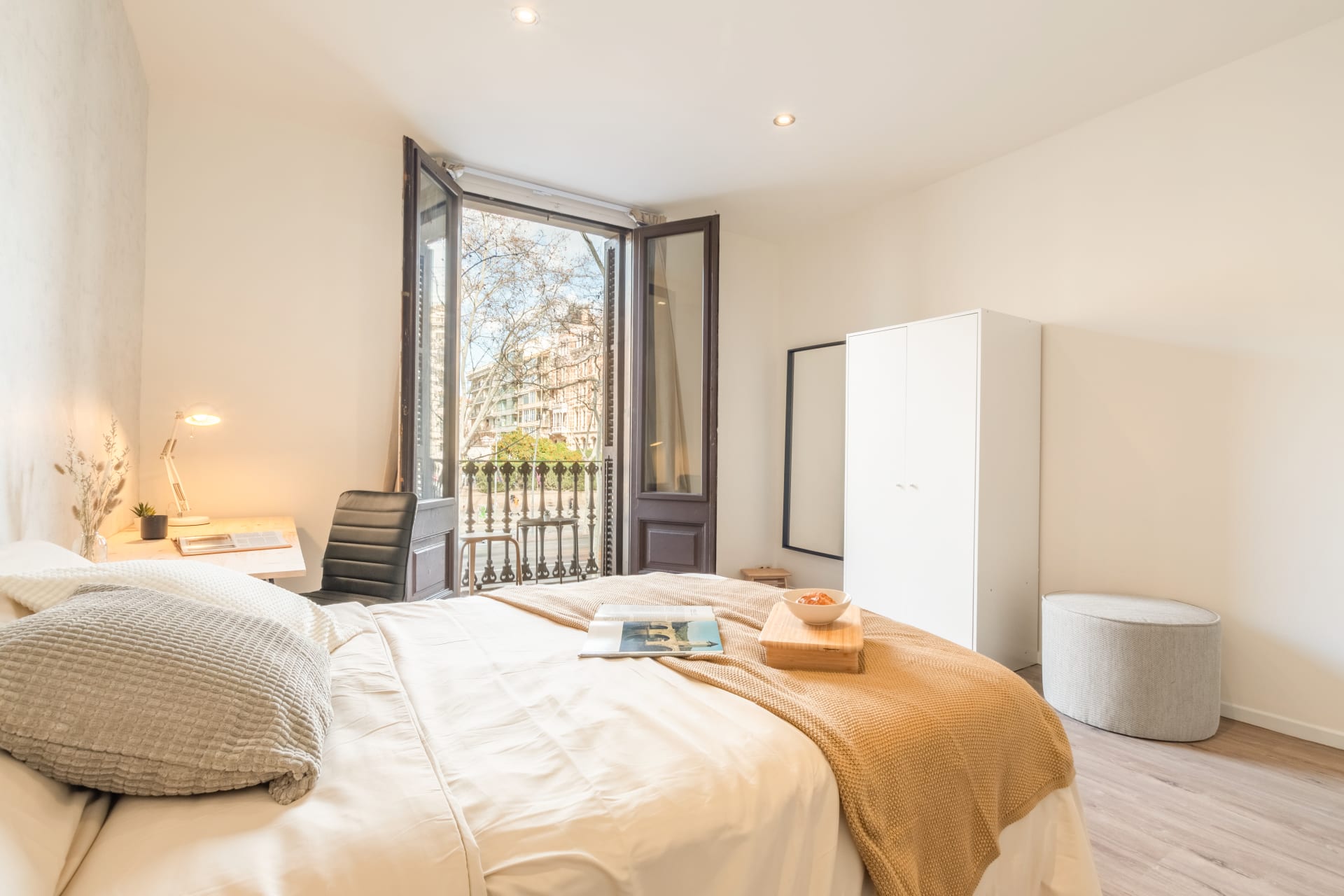 GVC596 - H2 AMARILLA CALLE BALCON