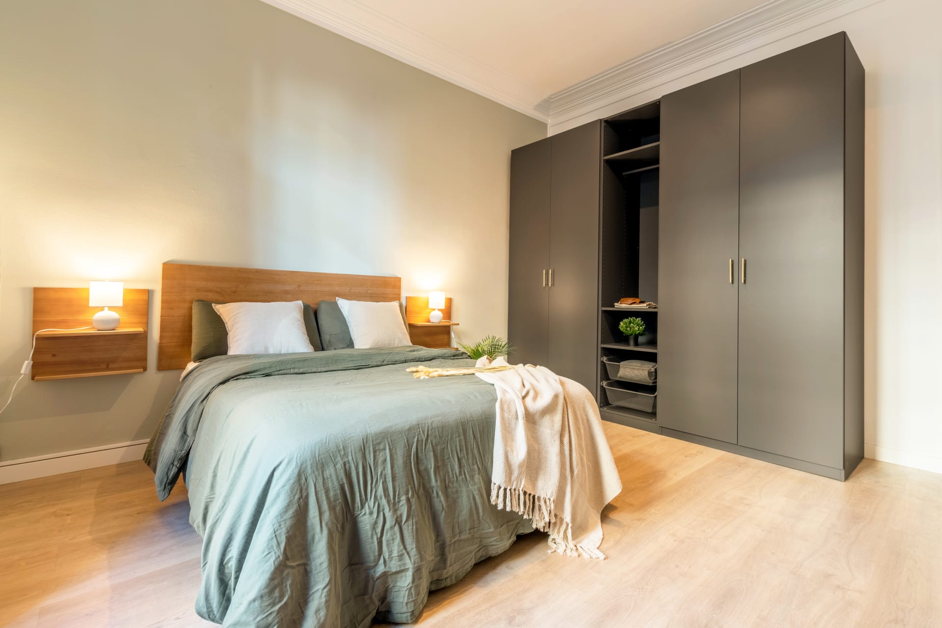 VAL300 1-2 - H5 BALCON CALLE IZQ